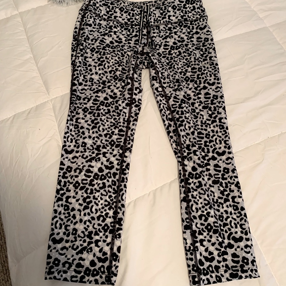 Cheetah print NIKE crops, size S, EUC